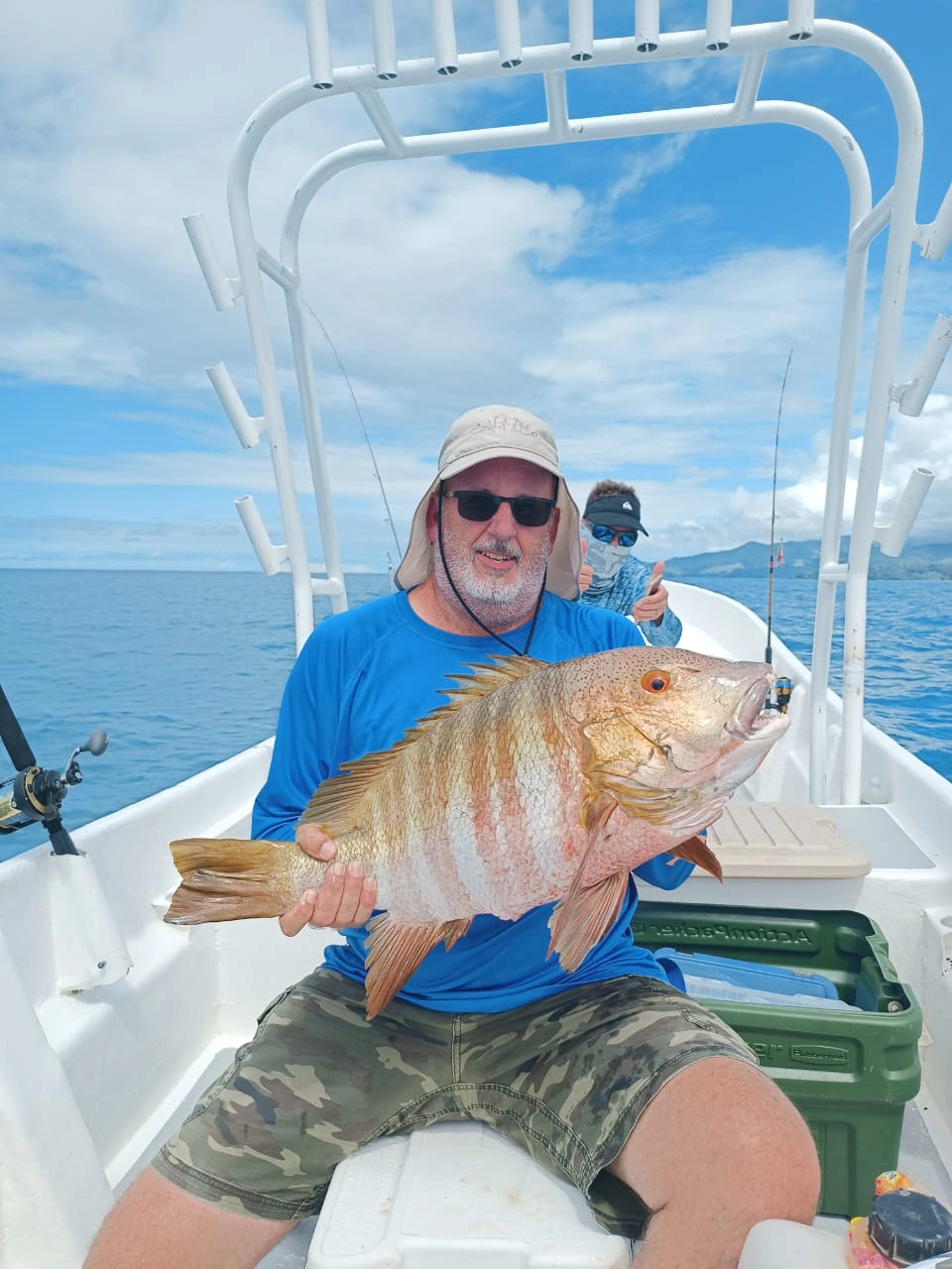 Descubre la Belleza y Resistencia del Pargo Roquero en Pesca Cambutal