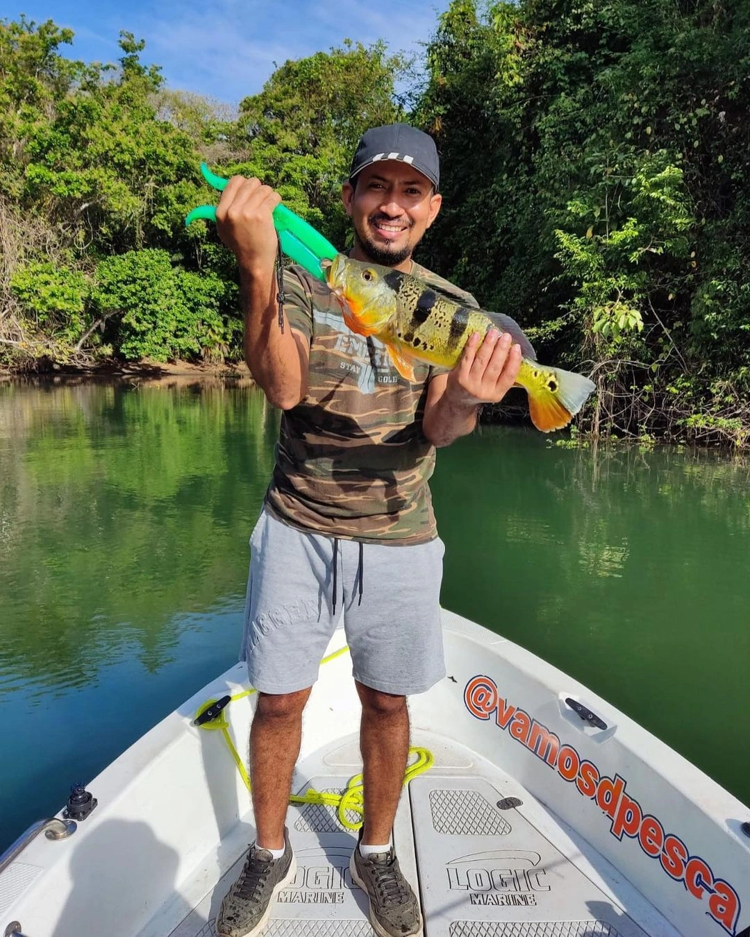Captura de Sargento en Lago Gatun - Y así concluye nuestra jornada de pesca del día con VamosD'Pesca en el Lago Gatún. Hoy tuvimos la fortuna de capturar róbalos y sargentos. Fue un placer compartir esta experiencia con el Capitán JD y apreciar su embarcación en Lago Gatun.