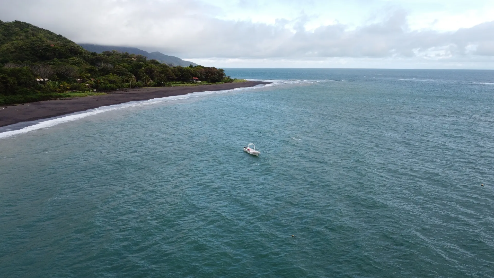 Deslumbrante perspectiva aérea de Cambutal capturada desde un dron
