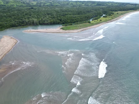 Desembocadura del Río Oria: vista aérea
