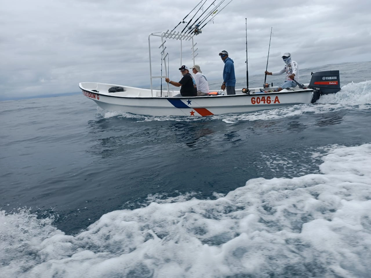 Máxima Comodidad y Seguridad: Las Embarcaciones de Pesca Cambutal