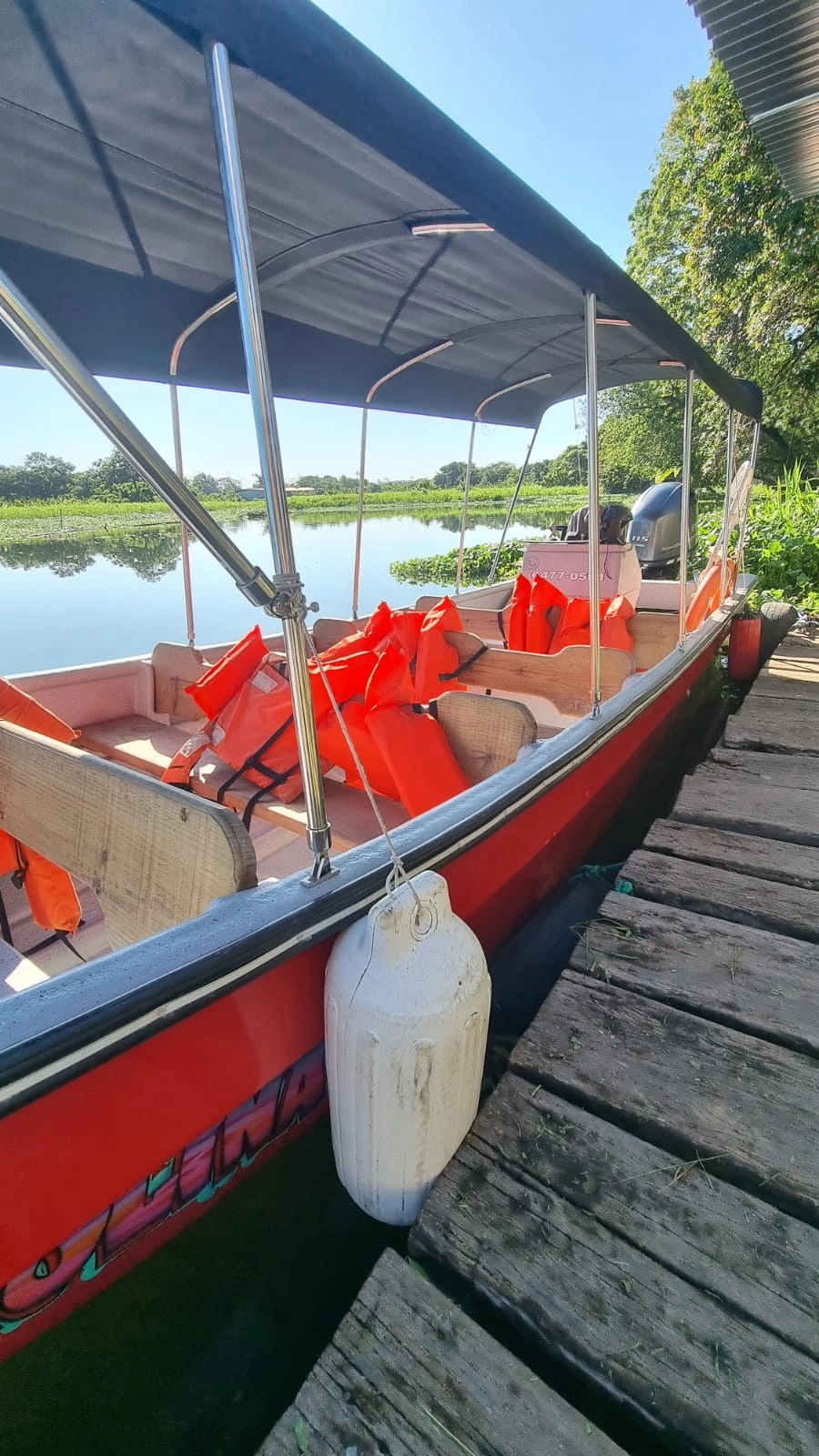 Embarcación de Radical Tours and Fishing